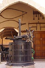 STÄDTISCHES ETHNOLOGIE-MUSEUM