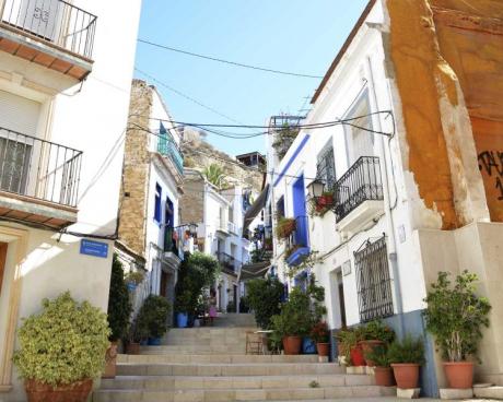 Escapada fotográfica y cultural por el barrio de Santa Cruz de Alicante