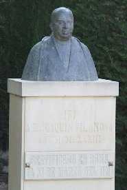 Monumento a D. Joaquín Vilanova Camallonga