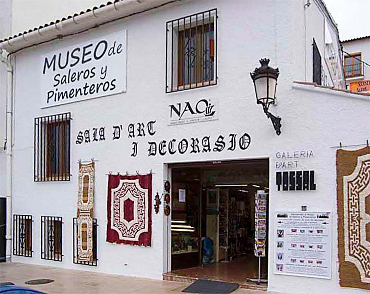 Museo de Saleros y Pimenteros