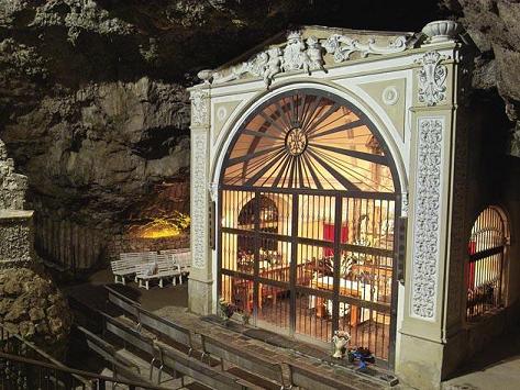 Santuario de la Cueva Santa