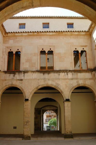 Palau Fortalesa Del Marquès De Dosaigües